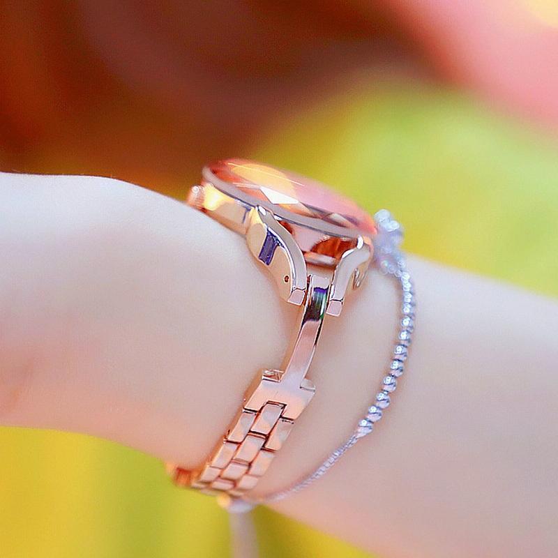 Sparkling Aurora Star Diamond Chain Watch for Women - Gold