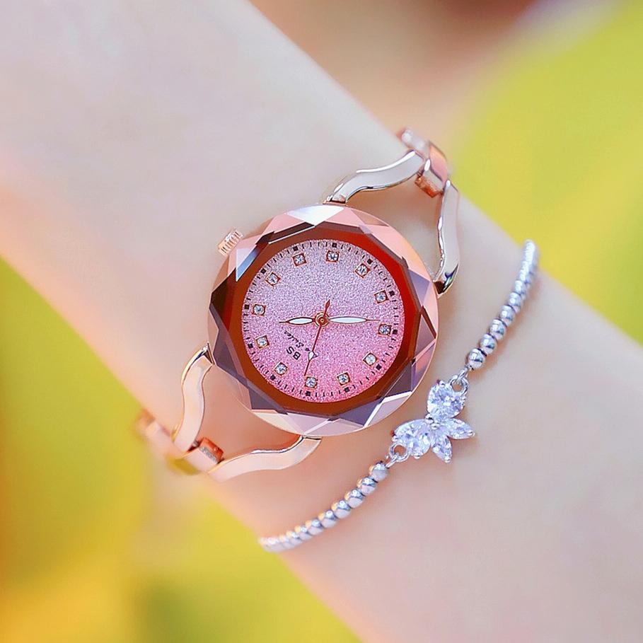 Sparkling Aurora Star Diamond Chain Watch for Women - Gold
